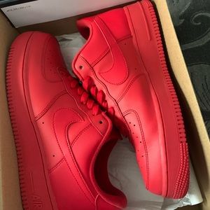 AIR FORCE 1 07’ LV8 1 TRIPLE RED